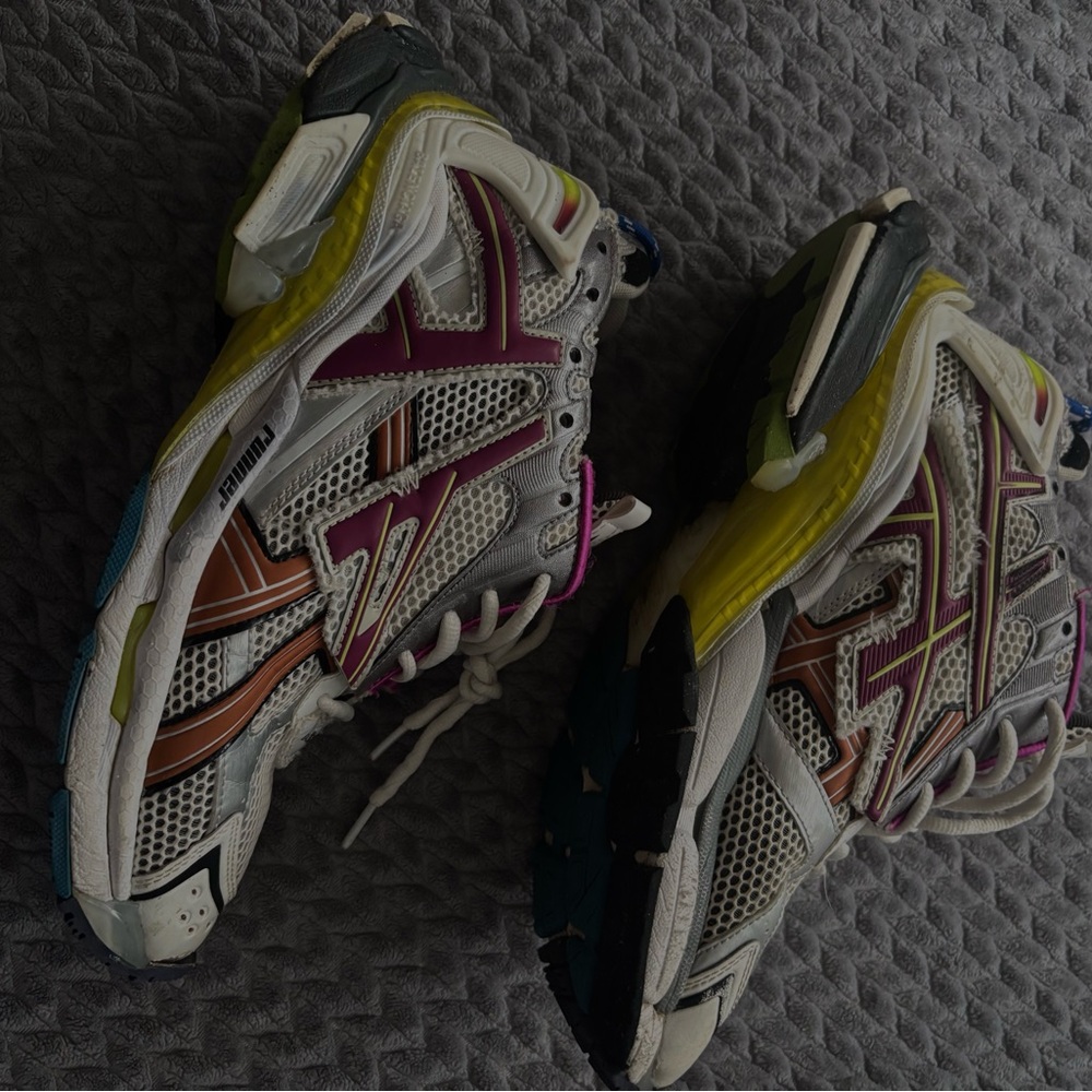balenciaga runners